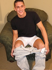 College freshman TJ makes his mark - Gay porn pics at Gaystick