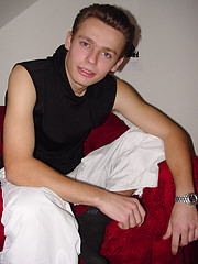 Amateur teen boy Oren makes his debut - Gay porn pics at Gaystick