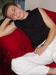 Amateur teen boy Oren makes his debut - Gay porn pics at Gaystick