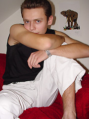 Amateur teen boy Oren makes his debut - Gay porn pics at Gaystick