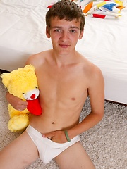 TeenBoysStudio presents the young hot Danny Roulier - Gay porn pics at Gaystick