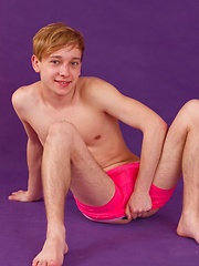 Liking 19 y.o. cutie Max Best in his close-up photo show - Gay porn pics at Gaystick