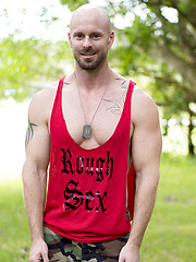 Hot brunette Topher DiMaggio and Mitch Vaughn - Gay porn pics at Gaystick