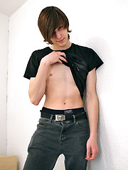 Zac Wilder is tall, over 6 feet with a slender but solid build - Gay porn pics at Gaystick