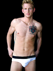 The Camera Man Breaks in Hayden Lourd - Gay porn pics at Gaystick