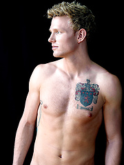 The Camera Man Breaks in Hayden Lourd - Gay porn pics at Gaystick