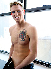 The Camera Man Breaks in Hayden Lourd - Gay porn pics at Gaystick