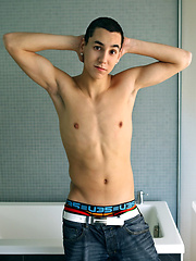 Joey jerking his big boner on the edge of the bathtub - Gay porn pics at Gaystick