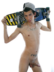 Skater boy Axel Ducharme masturbation - Gay porn pics at Gaystick