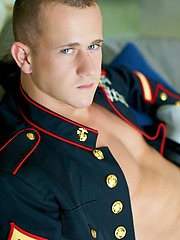 A Marine That's Hung Like A Horse - Gay porn pics at Gaystick