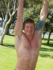 Athletic jock David - Gay porn pics at Gaystick