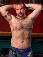 Always on the hunt for hot bear meat, Mark Bishop is ready to serve more than just drinks - Gay porn pics at Gaystick