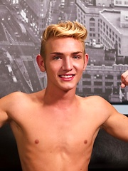 Sexy blond all American twink Dylan Hall stars in this incredibly hot LIVE show - Gay porn pics at Gaystick