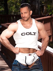 Strong gay model Adam Champ - Gay porn pics at Gaystick