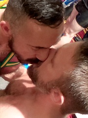 Dirk Caber vs Alessio Romero - Gay porn pics at Gaystick