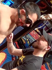 Dolan Wolf vs Mitch Tyler - Gay porn pics at Gaystick