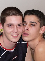 Ron Toth and Richard Koole rimming - Gay porn pics at Gaystick