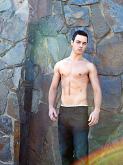 Justin Owen is ready to play with Chris - Gay porn pics at Gaystick