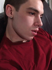 Twink wanking off his dick - Gay porn pics at Gaystick