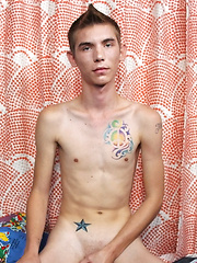 Introducing Young Bentley - Gay porn pics at Gaystick
