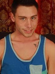 Gorgeous brunette Stephen Charles blows his load. - Gay porn pics at Gaystick