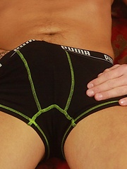 Gorgeous brunette Stephen Charles blows his load. - Gay porn pics at Gaystick