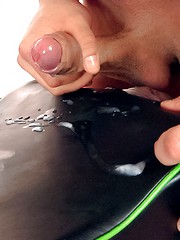 Maskurbate - Calvin Fucks - Gay porn pics at Gaystick