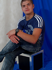 Thugged out and well-hung teenager Henry lets you spy on him as he masturbates in this solo ... - Gay porn pics at Gaystick