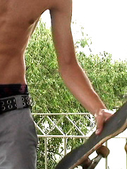 JAMES RILEY LANDS A SKATER LOAD - Gay porn pics at Gaystick