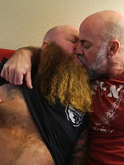Beefy Daddy Nate Pierce and Ginger Giant Rusty G - Gay porn pics at Gaystick