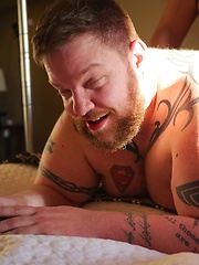 Big Bear Bareback Group Fuck - Gay porn pics at Gaystick