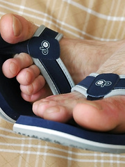 Jeremiah Takes Aim And Fires - Gay porn pics at Gaystick