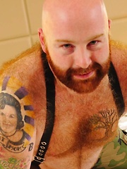 Ginger Bear Tate Taylor shows off his Fire Crotch - Gay porn pics at Gaystick