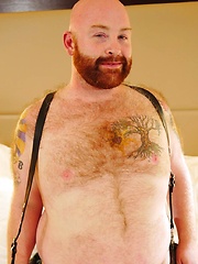 Ginger Bear Tate Taylor shows off his Fire Crotch - Gay porn pics at Gaystick
