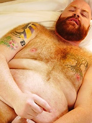 Ginger Bear Tate Taylor shows off his Fire Crotch - Gay porn pics at Gaystick