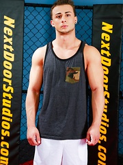 Raoul is a good natured guy who knows when to turn up the intensity - Gay porn pics at Gaystick