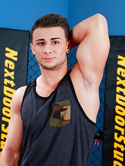 Raoul is a good natured guy who knows when to turn up the intensity - Gay porn pics at Gaystick