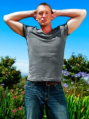 Leo Winston is a sharp-jawed, soft-spoken kind of guy - Gay porn pics at Gaystick