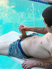 Greedy Cum Addict Rad Eats It - Gay porn pics at Gaystick