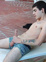 Greedy Cum Addict Rad Eats It - Gay porn pics at Gaystick