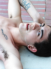 Greedy Cum Addict Rad Eats It - Gay porn pics at Gaystick