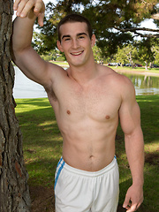 Beefy american jock Neal - Gay porn pics at Gaystick