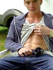 Alexander Dorch Public Handjob Part 1 - Gay porn pics at Gaystick