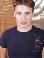 Gorgeous college boy Adam Pick stroking his cock. - Gay porn pics at Gaystick