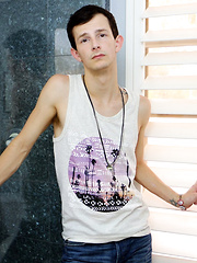 Getting Steamy In The Shower With Jasper - Gay porn pics at Gaystick