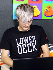 Jason Loves A Live Show! - Gay porn pics at Gaystick