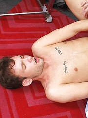 Two gays Office Rivalry - Gay porn pics at Gaystick