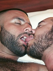 Pablo Paris - Load Collector - Gay porn pics at Gaystick