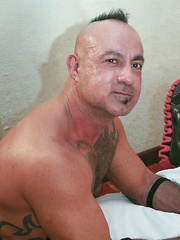 Pablo Paris - Load Collector - Gay porn pics at Gaystick