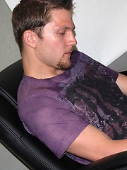 WORKING THE THUG LOVE - Gay porn pics at Gaystick